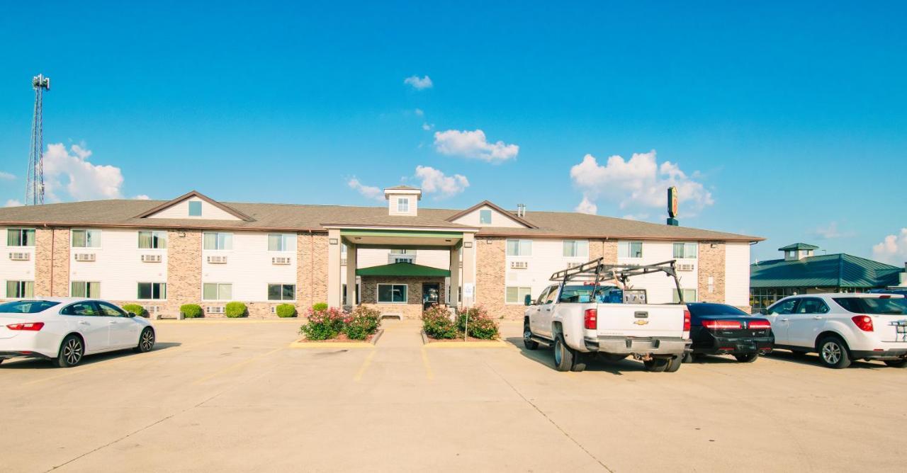 Super 8 By Wyndham Mclean/Bloomington Sw Motel Luaran gambar