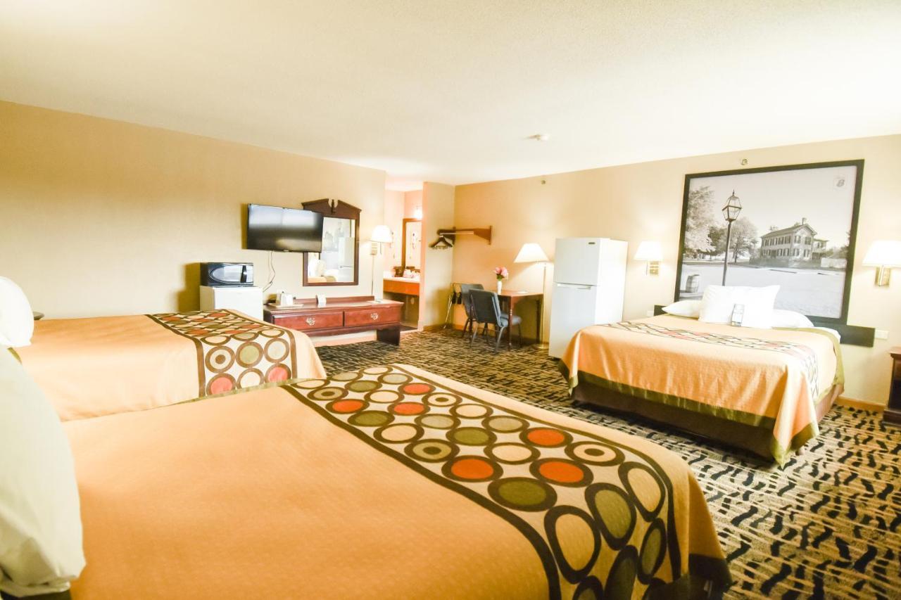 Super 8 By Wyndham Mclean/Bloomington Sw Motel Luaran gambar