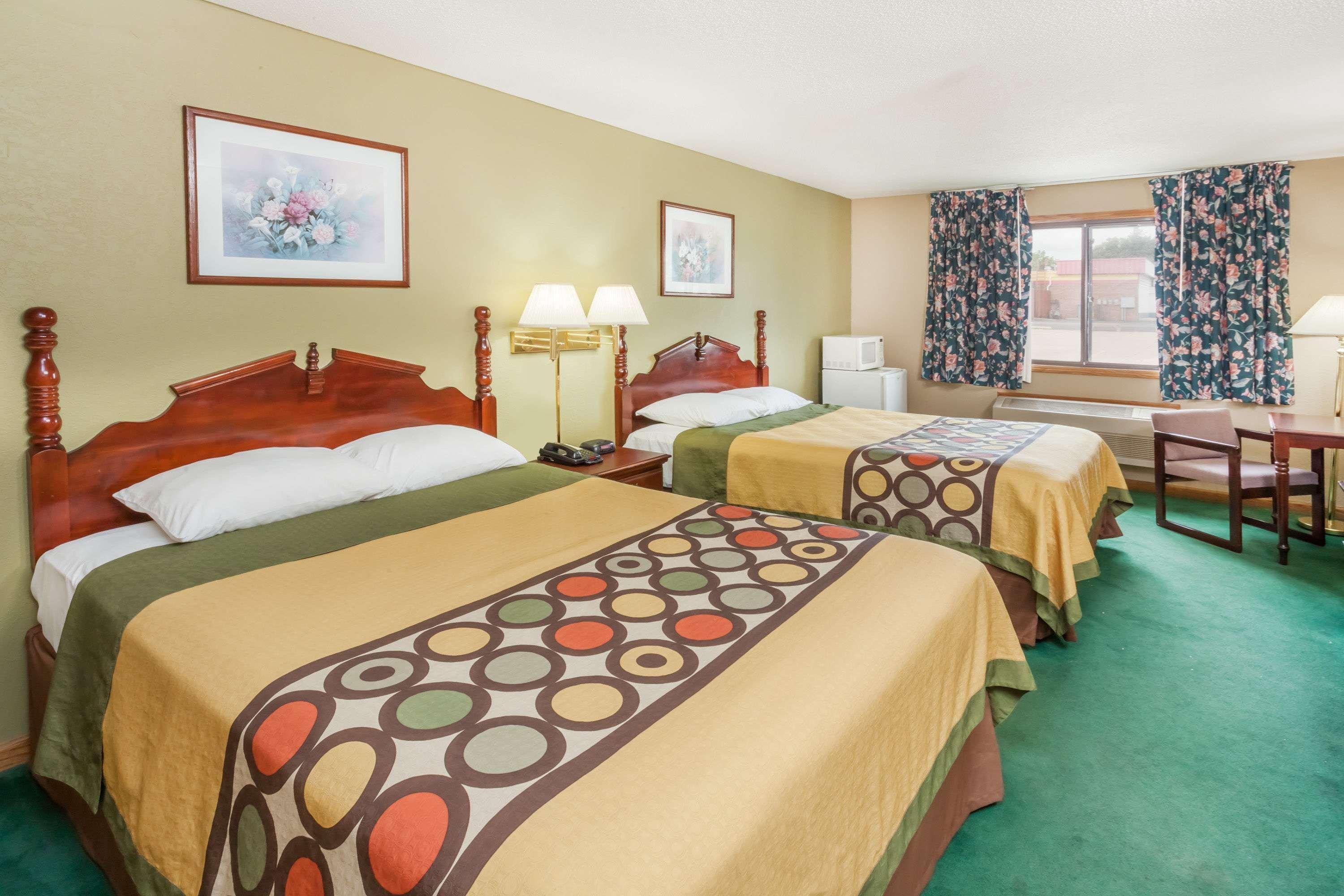 Super 8 By Wyndham Mclean/Bloomington Sw Motel Luaran gambar