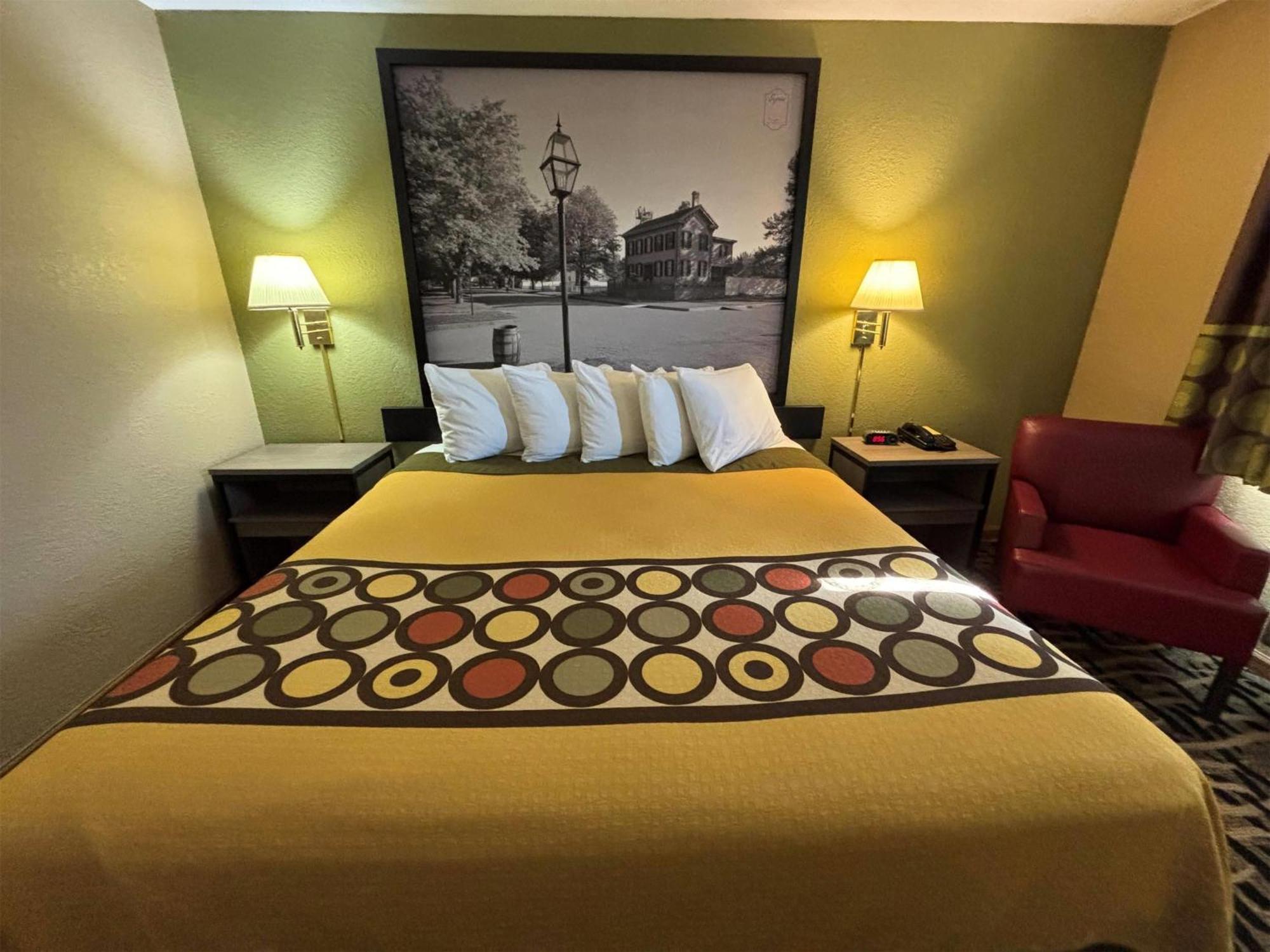 Super 8 By Wyndham Mclean/Bloomington Sw Motel Luaran gambar