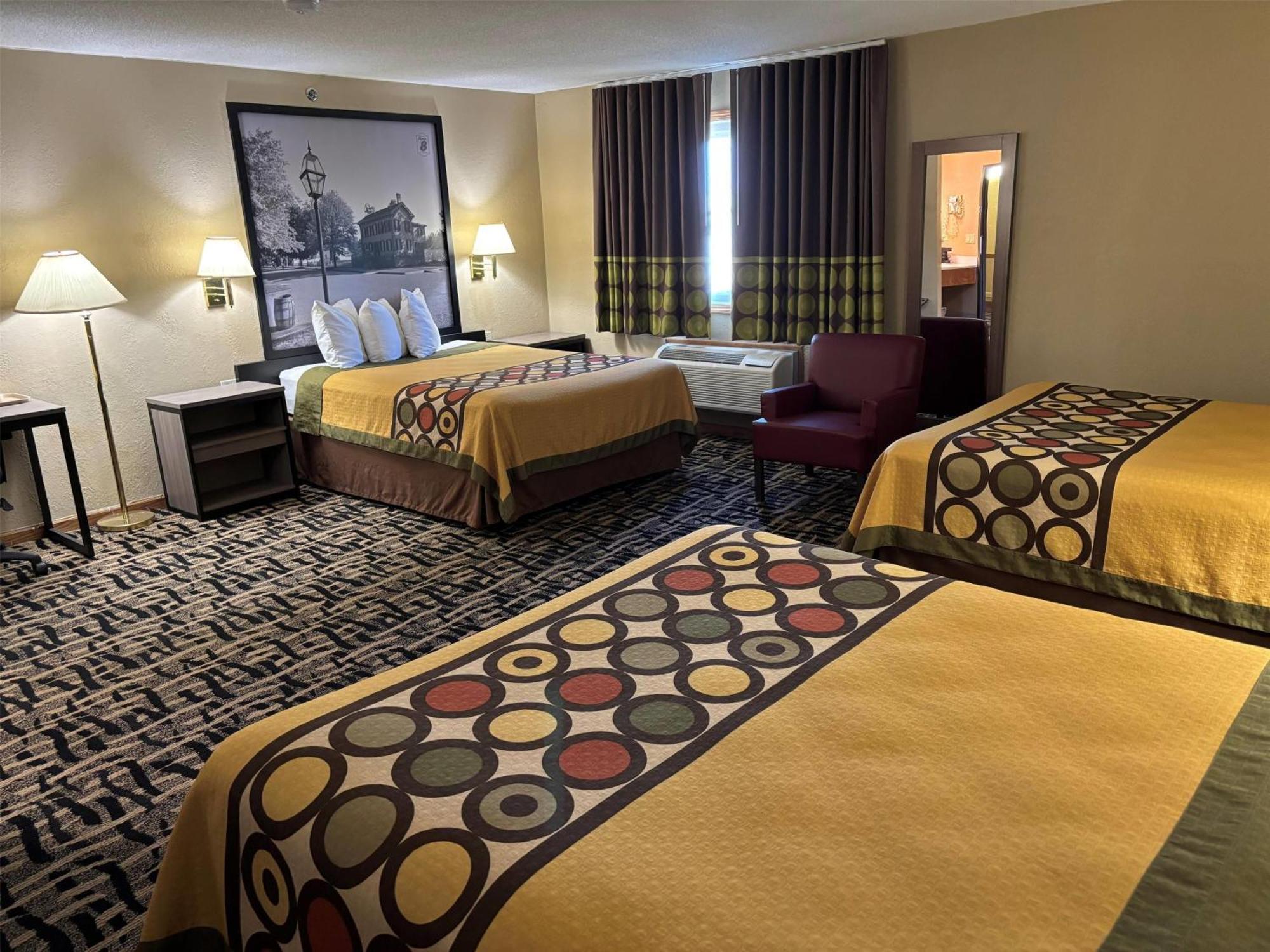 Super 8 By Wyndham Mclean/Bloomington Sw Motel Luaran gambar