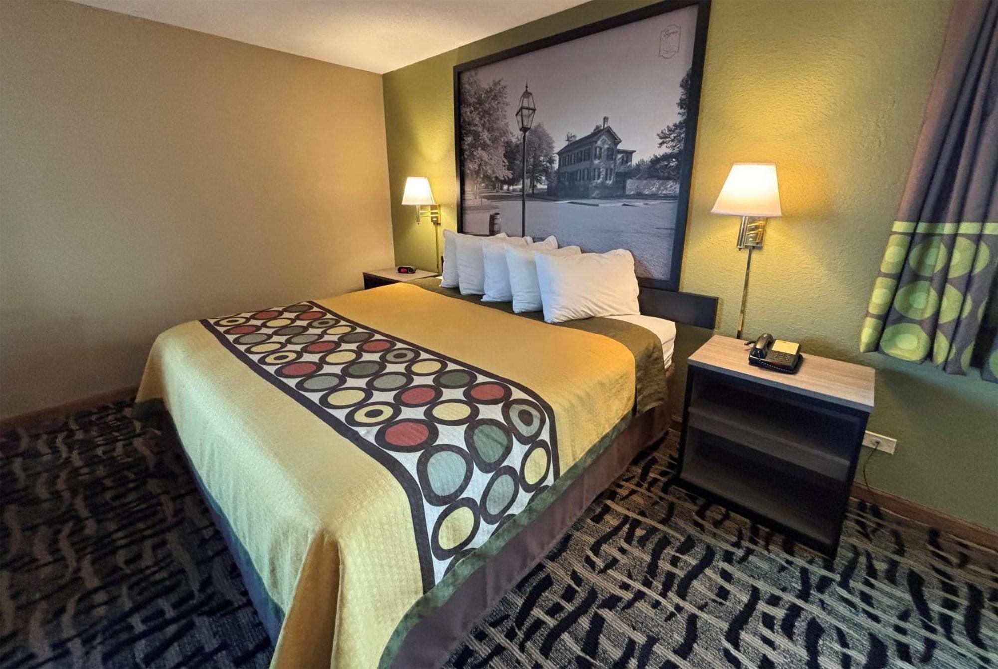 Super 8 By Wyndham Mclean/Bloomington Sw Motel Luaran gambar